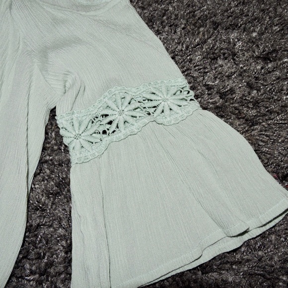 Cold Shoulder Crochet Detail Top - Picture 2 of 3